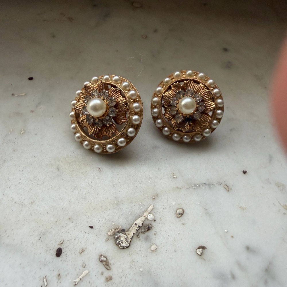 Elegant Gold and Pearl Stud Earrings